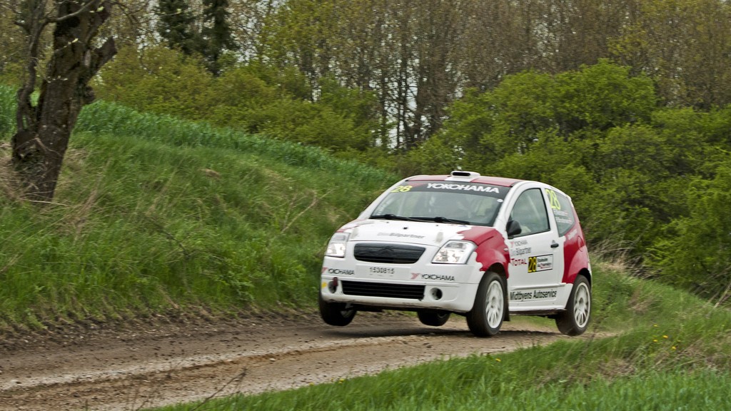 Frank Nielsen og Per Brodersen var flyvende i anden afdeling af Danmarksmesterskabet i rally
(Foto: rallypics.dk / Viggo Johansen)